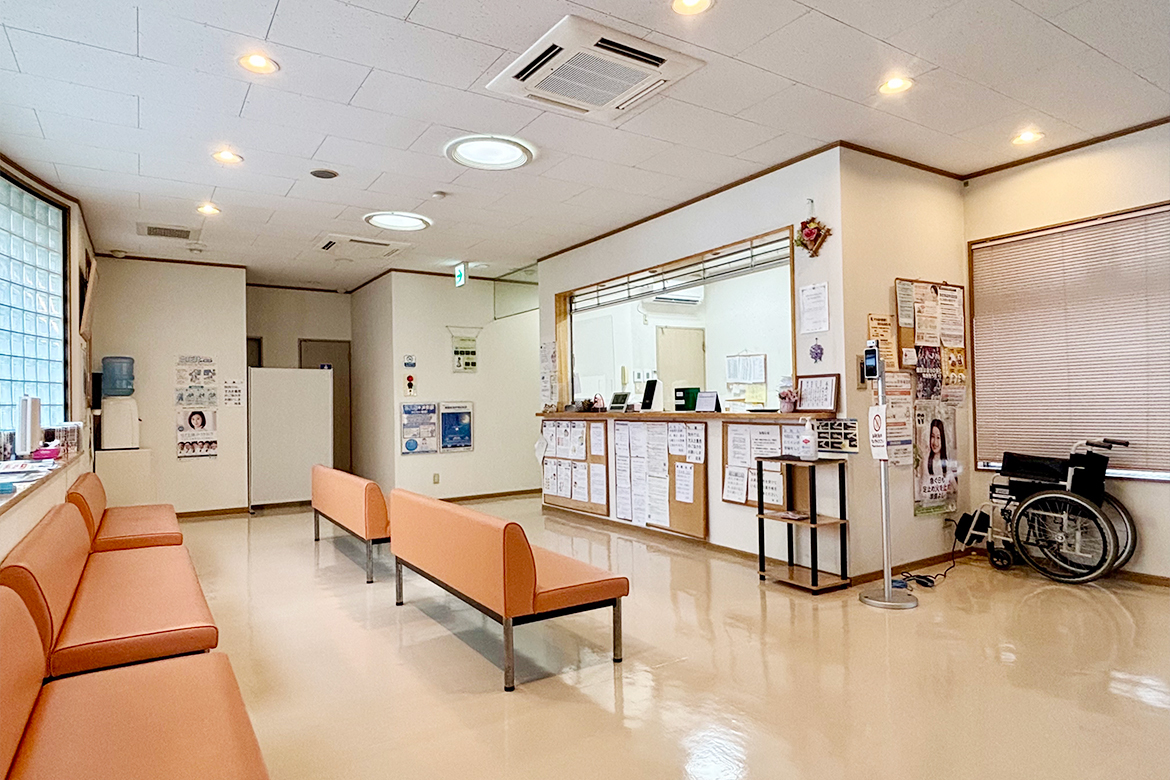 本多内科・循環器科医院院内　待合室